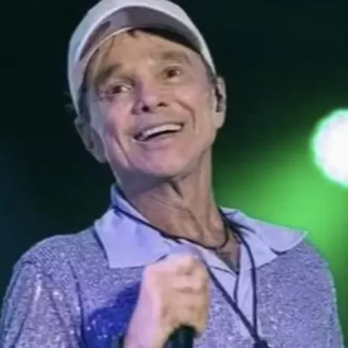 Uma história de luta e superação, relembra a batalha do cantor Netinho contra o câncer